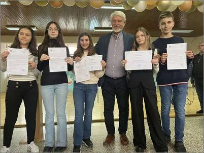 Nashite talentirani uchenici nagradeni od Opshtina Karposh 1
