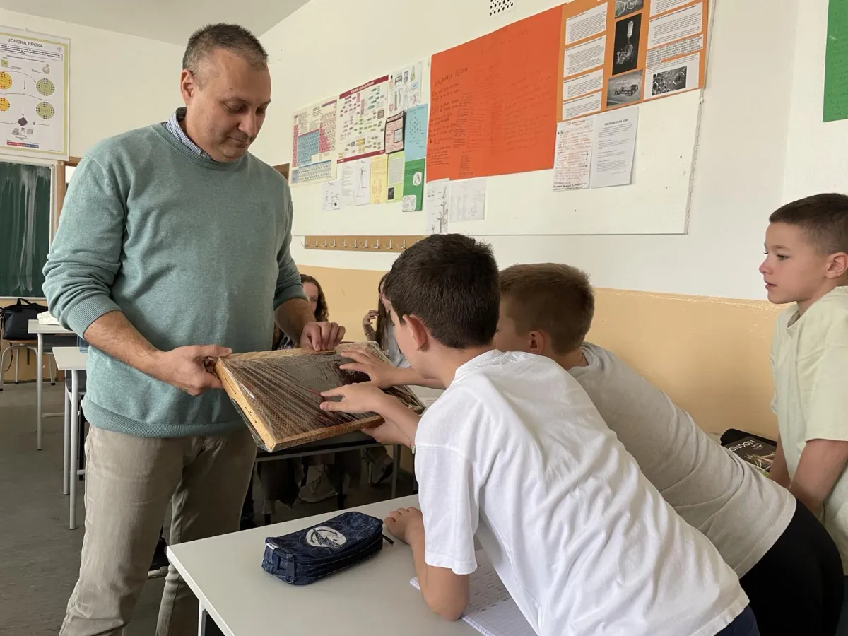 Се запознаваме со професијата пчелар