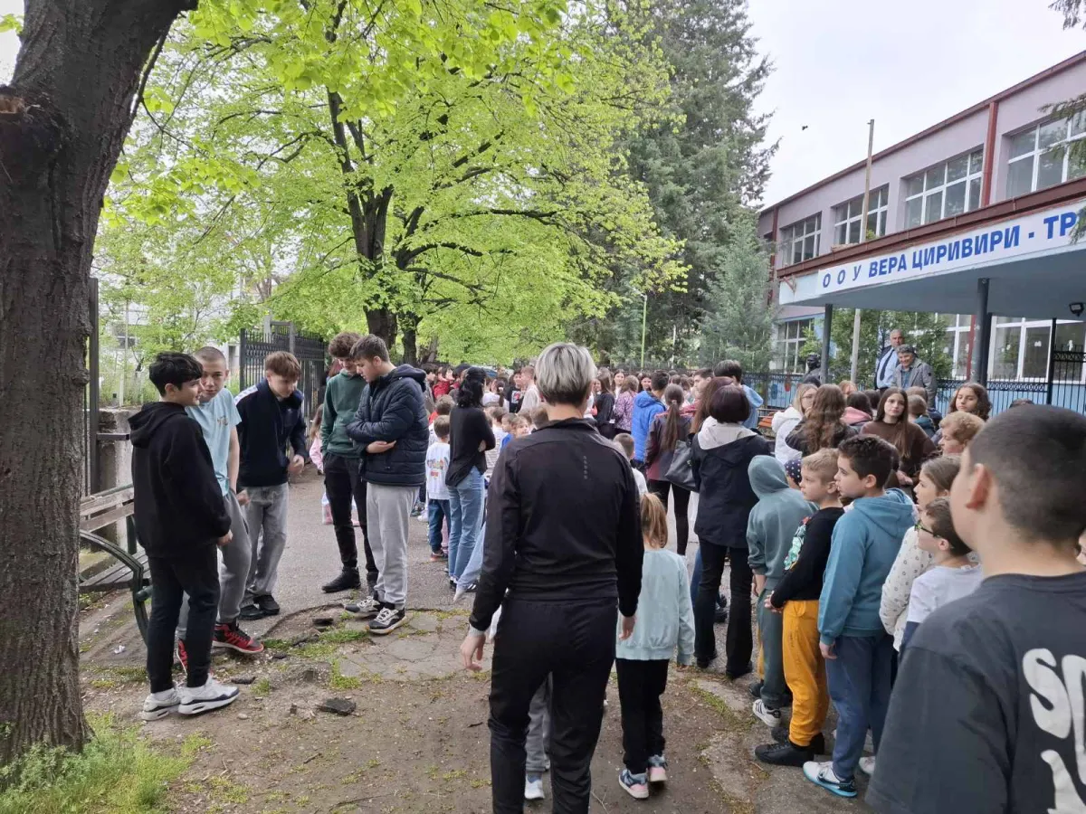 Симулативна вежба за евакуација во случај на опасност Simulativna vezhba za evakuacija vo sluchaj na opasnost 4