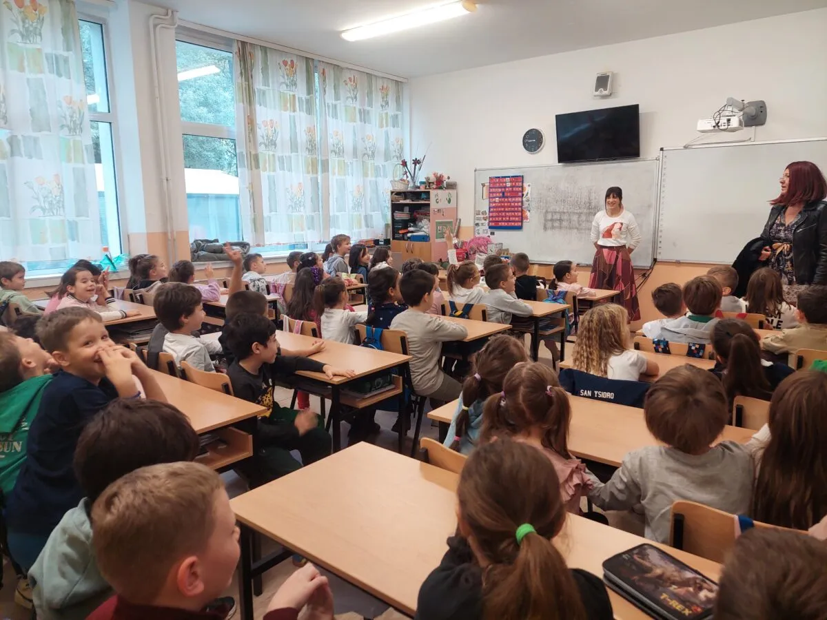 Средба со писателката Јелена Никодиновска Чаповска