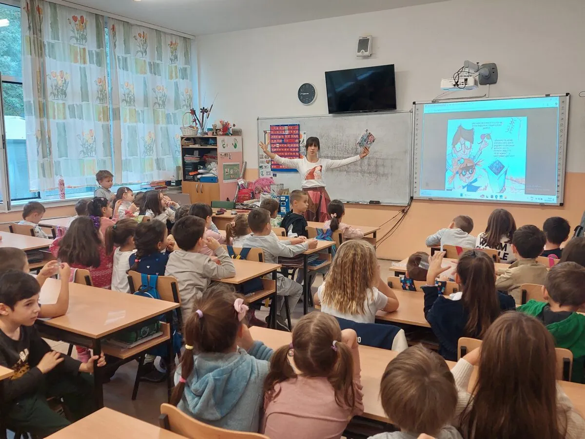 Средба со писателката Јелена Никодиновска Чаповска