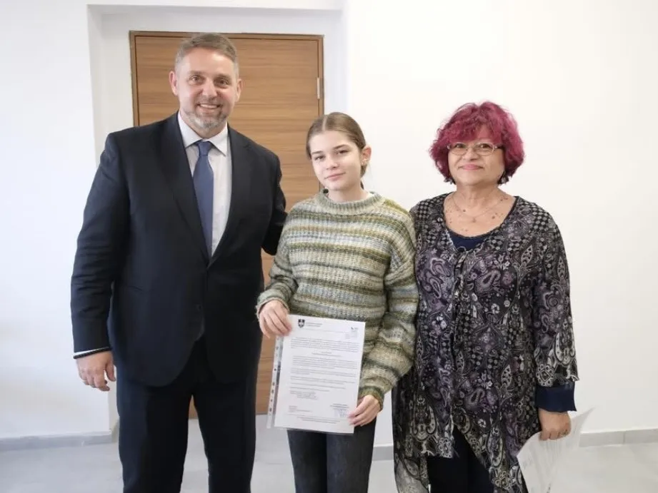 Доделени решенија за награди од мината учебна година