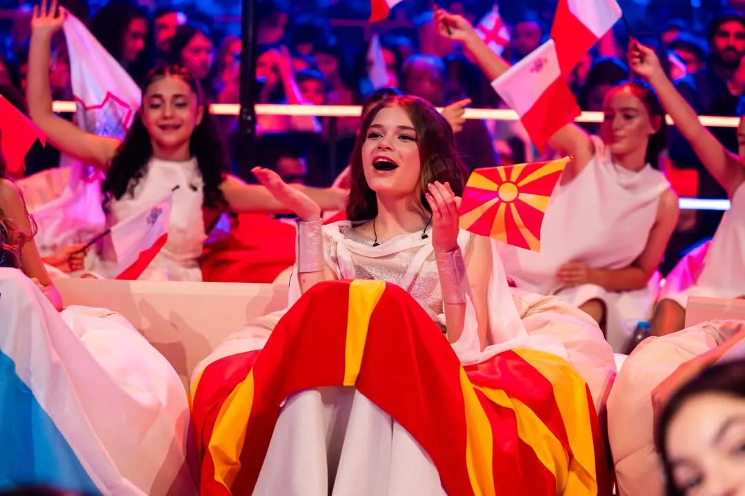 Нела Манческа од 9то одд. на Јуниорски Евросонг! Nela Mancheska od 9to odd. na Juniorski Evrosong! 3