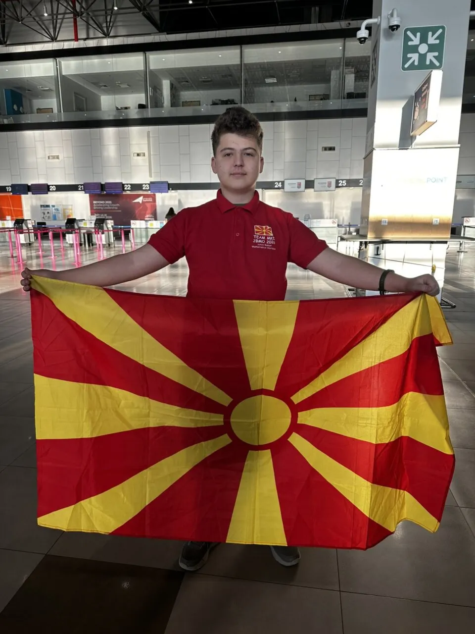 Дарјан Мирчевски ќе ја претставува Македонија на ЈБМО 2026