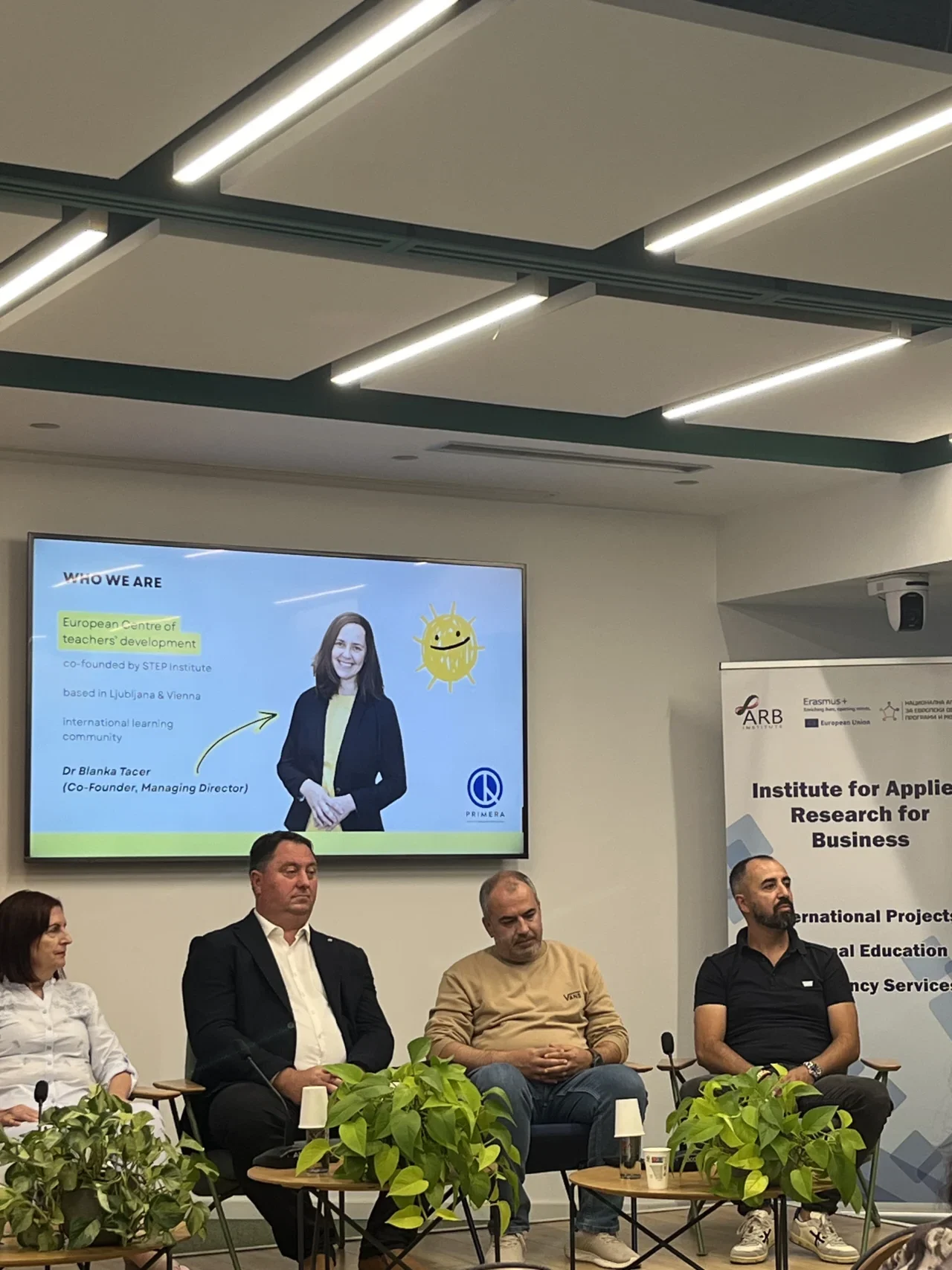 Наставници од нашето училиште на завршната конференција „Wonder Learning for Digital Natives“